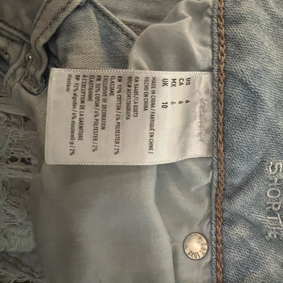 VGUC Light wash low rise AE shortie shorts - Picture 2 of 5